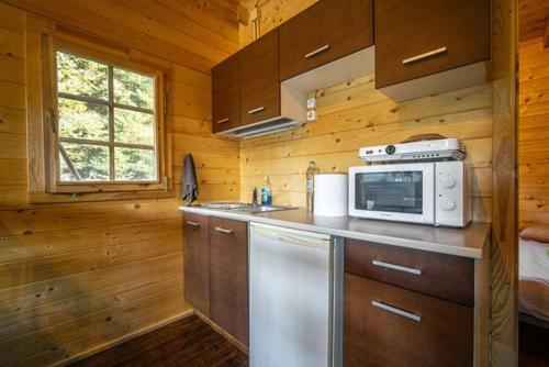 Wood Cabin By The River - For Nature Lovers