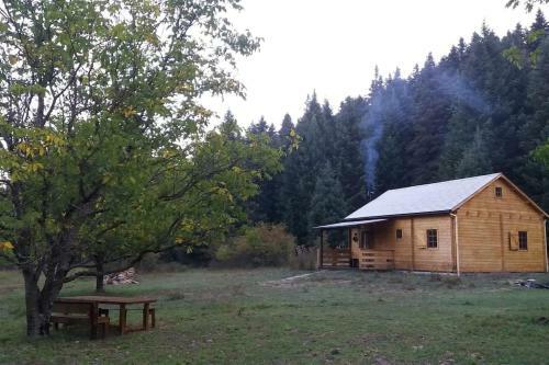 Wood Cabin By The River - For Nature Lovers