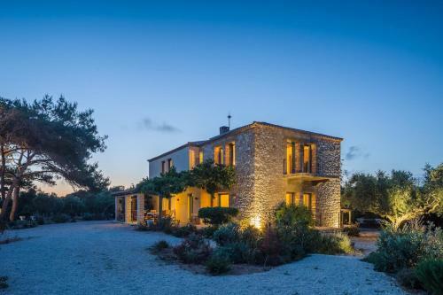 Villa Vrysomylos