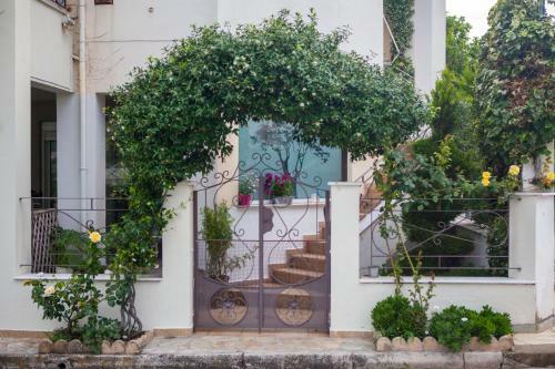 Villa Dina's House