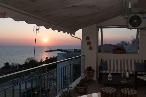 Apartment With Marina View