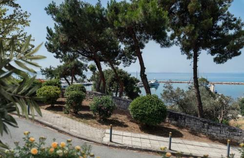 New! By The Sea Apartment Rohini
