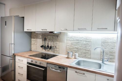 Porto Sea View Apartments - Mitropoleos
