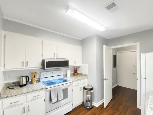 New! Renovated Home - 10 Min To Augusta Downtown!