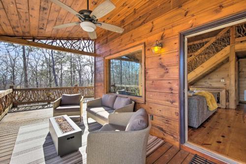 Stunning Escape With Loft, Hot Tub And Mtn Views!