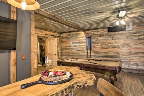 Stunning Escape With Loft, Hot Tub And Mtn Views!