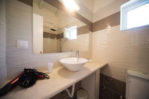 Efi Apartments