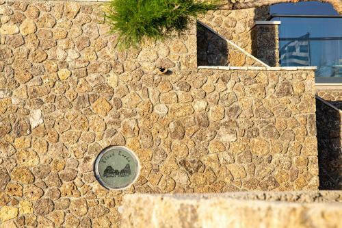 Black Rocks Family, Luxury Seafront Maisonette