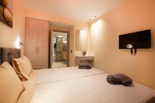 Black Rocks Family, Luxury Seafront Maisonette