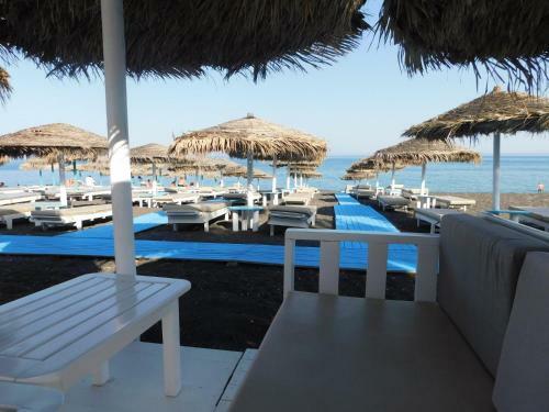 Sea La Vie Beachfront Apartments