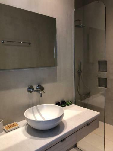Theros Apartments