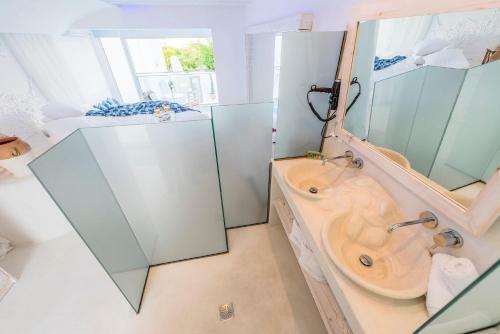 Hotel Kouros Home & Suites