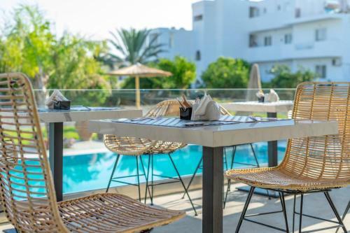 Hotel Kouros Home & Suites