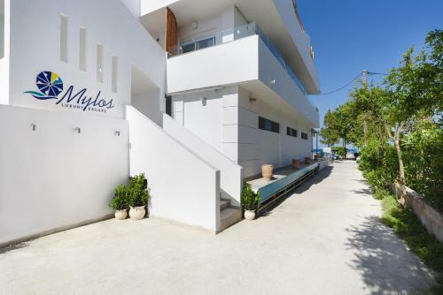 Mylos Luxury Escape