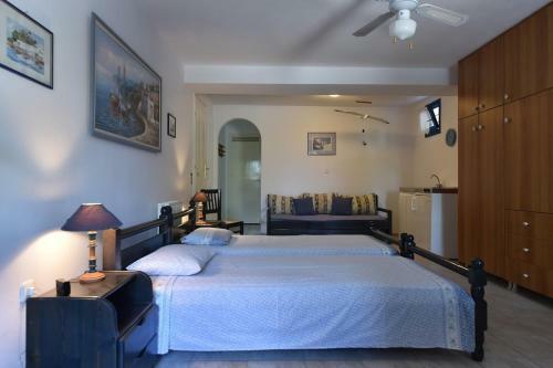 Villa Sophia Paros - Beachfront Three-bedroom Villa With Sea View