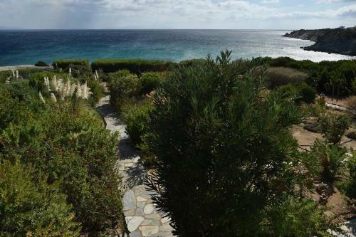 Villa Sophia Paros - Beachfront Three-bedroom Villa With Sea View
