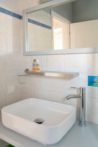 Splash With Amazing Sea Views In Piso Livadi