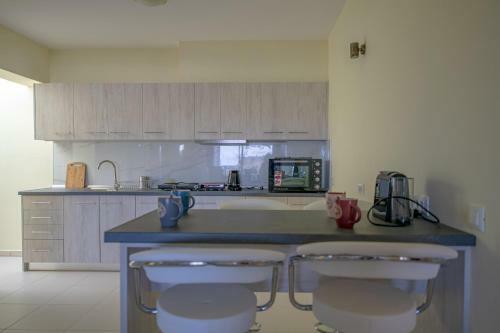 Eden Sunflower - Luxurious Apartment With Sea View