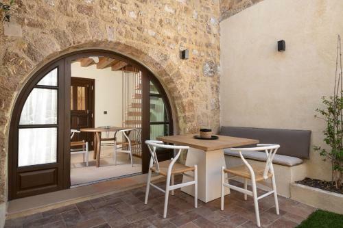 San Antonio Luxury Apartments, Medieval Town