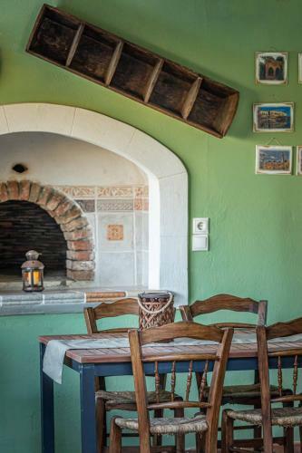 Villa Staras - With Private Heated Pool & Jacuzzi