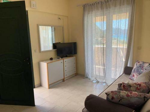 Inviting Apartment In Corfu With Sea View And Balcony