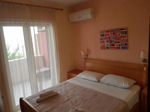 Inviting Apartment In Corfu With Sea View And Balcony