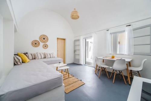 New Villa Tholos - 400m From Famous Kamari Beach
