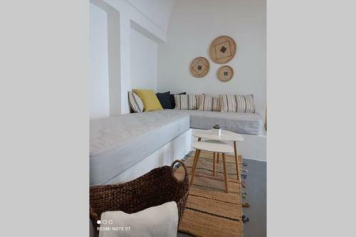 New Villa Tholos - 400m From Famous Kamari Beach