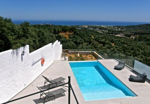 Modern Villa With Infinity Pool Close To The Sea