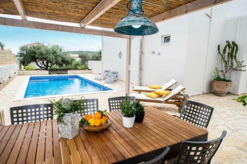 Villa Diktina With Private Pool Sea View