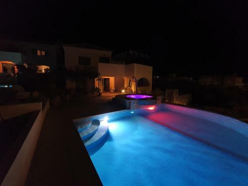 Villa Azure Sea, Istron