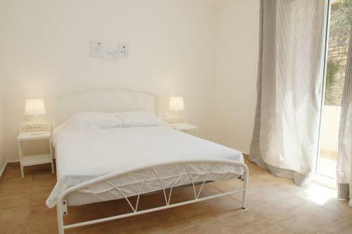 Xaradiotis House - A Modern Home Away From Home