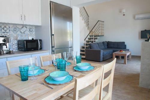 Xaradiotis House - A Modern Home Away From Home