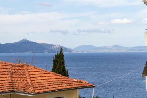 Konstas Stone Island House In Meganisi