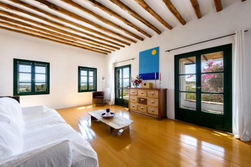 Traditional Villa 5-min Walk To The Beach