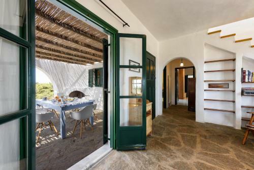 Traditional Villa 5-min Walk To The Beach