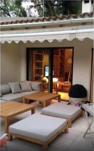 Sani Villa Leventis, Apollon And Sokrates Corner