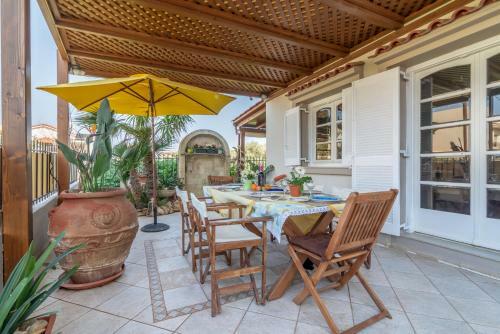 Spacious Family Home Near The Beach
