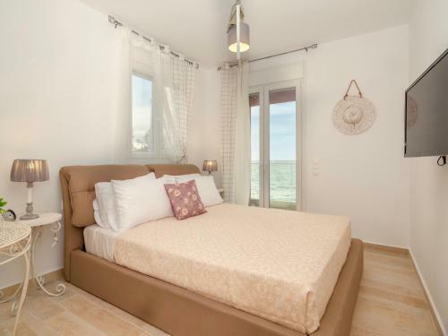 4 Bedroom Beachfront Villa With Private Pool, Skaleta