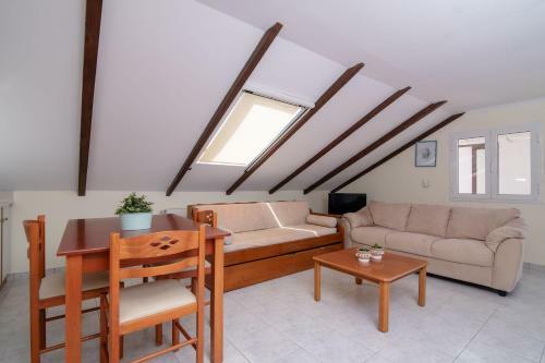 Sunbliss Studios & Apartments