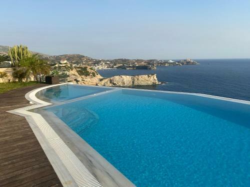 Villa Caldera Blue
