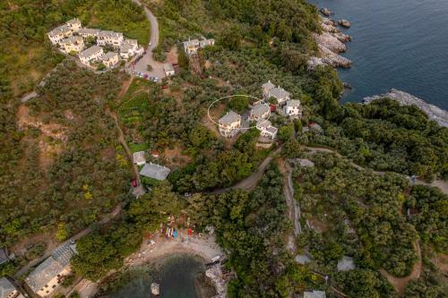 Olive House In Damoucharu With A Sea View