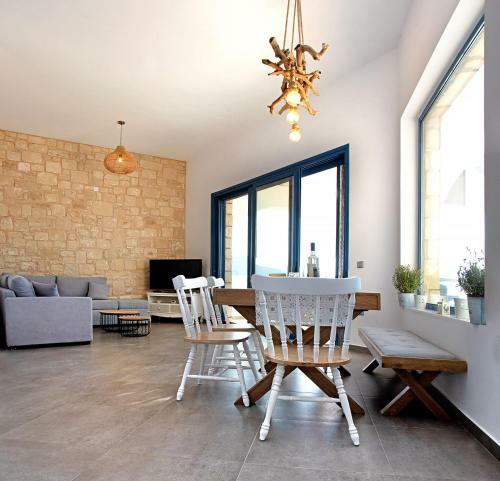 Aelia Luxury Villa