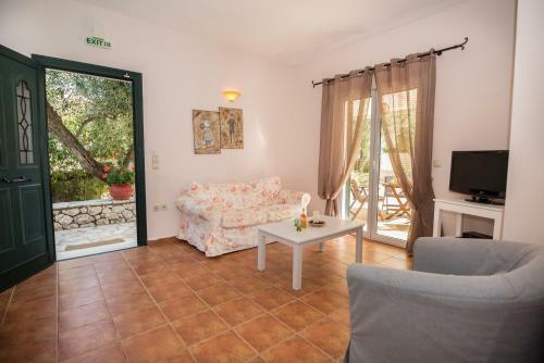 Giasemi-poros Green Village