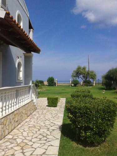 Villa Angela, Seafront Apartments, Almiros Beach