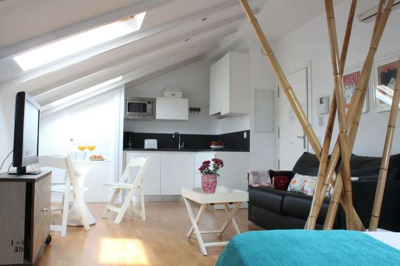 Life Apartments Calder�n