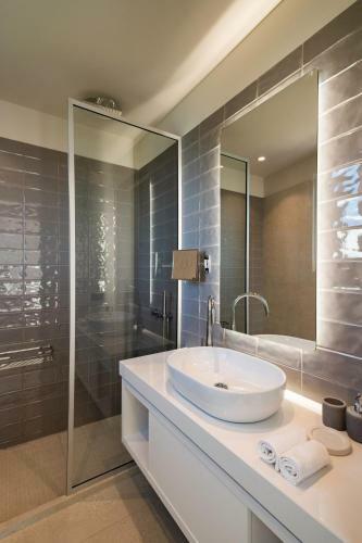 Marion La Lumiere, An Intimate Villa Resort!