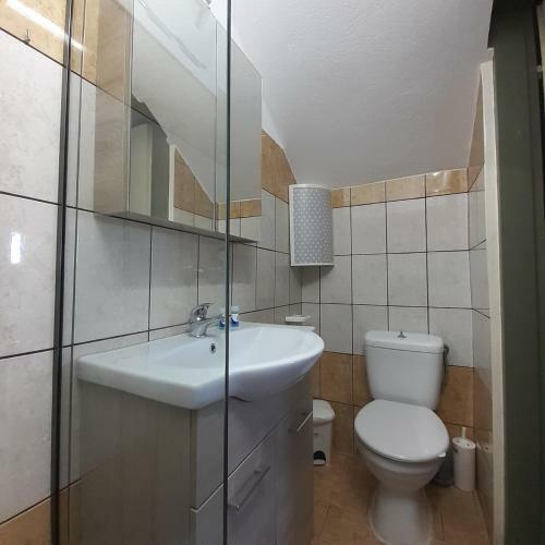 Petrakis Afrathias Garden House