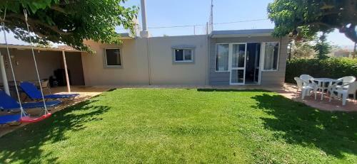 Petrakis Afrathias Garden House