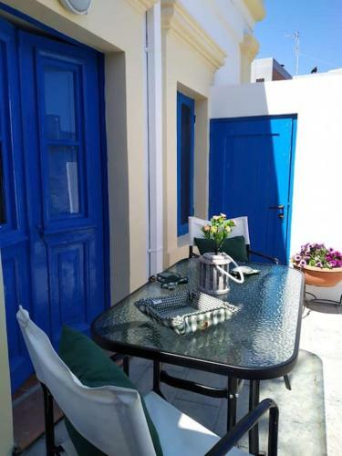 My Sweet Greek Dream - Traditional Home